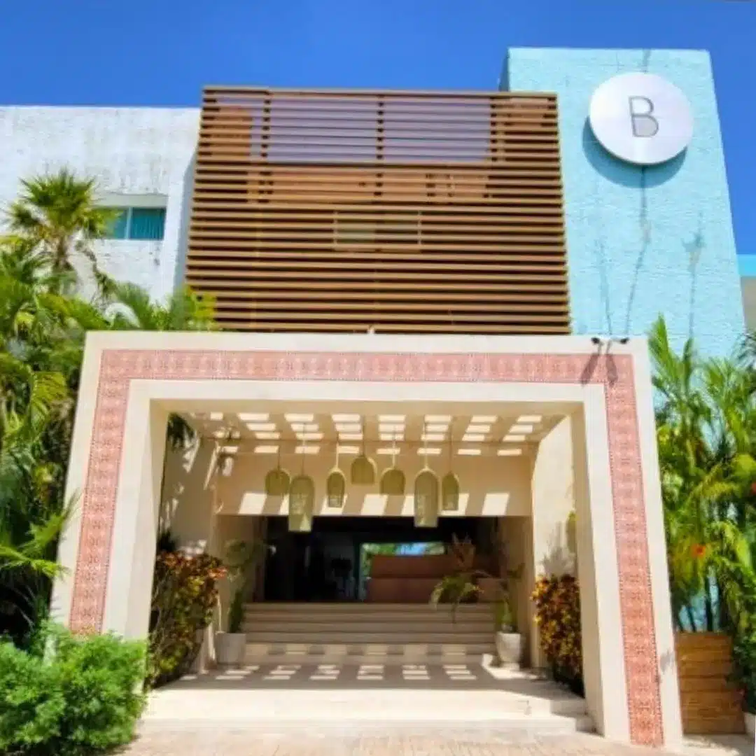 Cozumel North Hotel Zone: Hotel B Ocean Views Hotel B in Cozumel, located in the North Hotel Zone, offering quiet ocean views and close proximity to town.