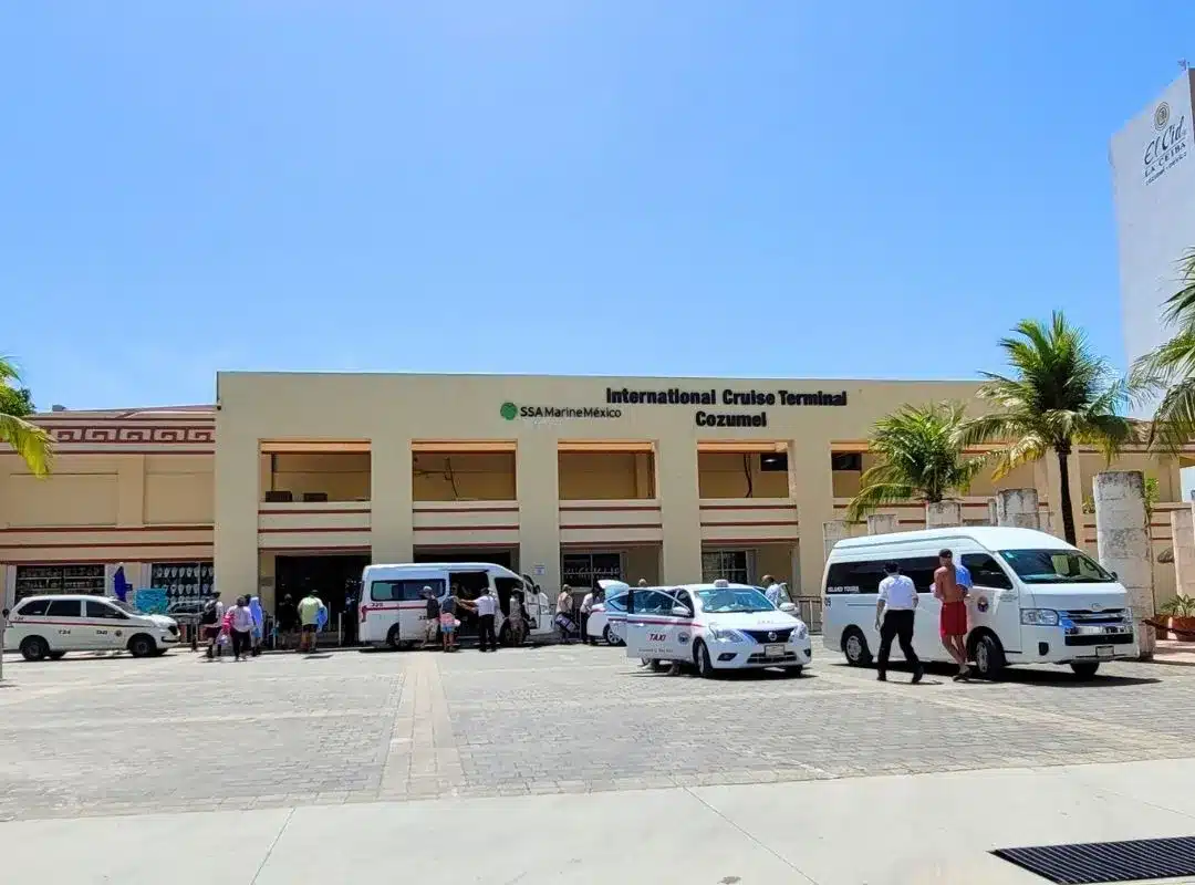 Cozumel taxis and vans at International Pier