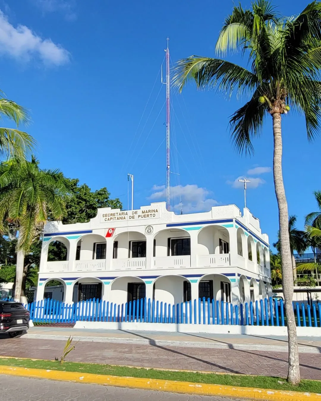 Capitanía de Puerto de Cozumel building used for official maritime bulletins.